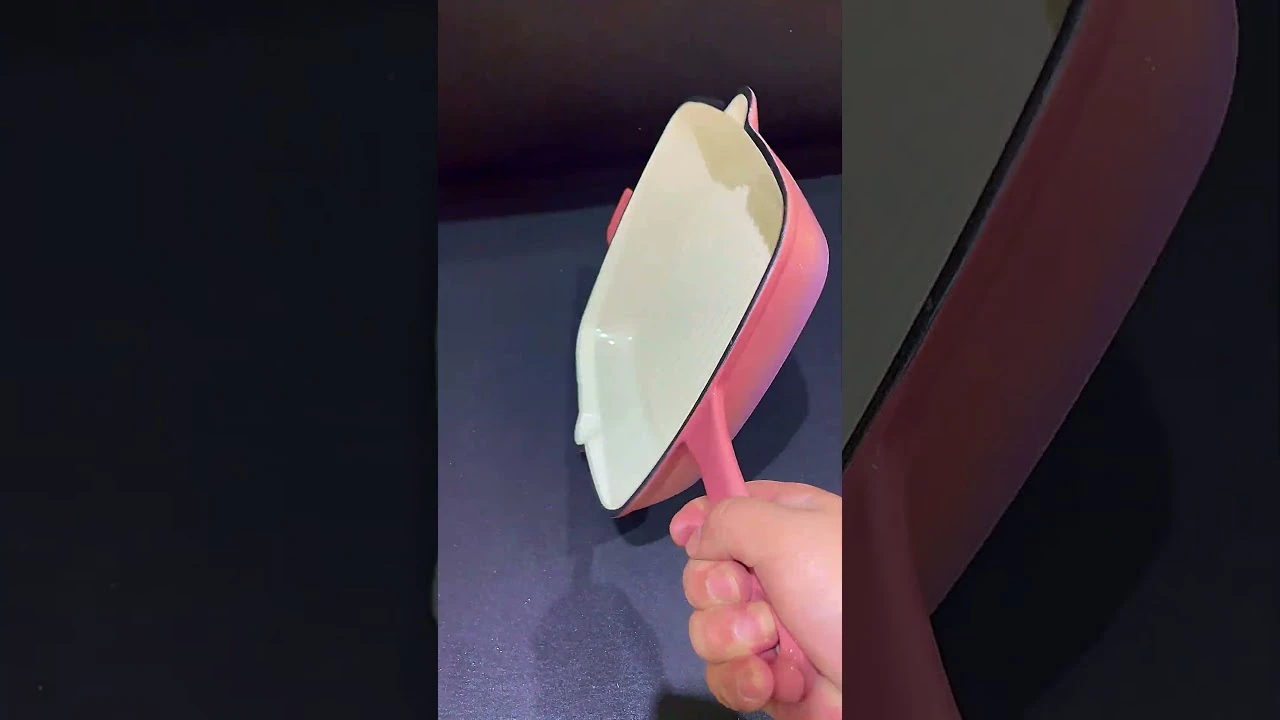 Juego de utensilios de cocina de hierro fundido con especificaciones completas.